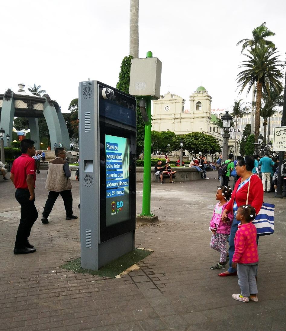 Outdoor Digital Advertising Screen Factory Guide to Durable and Bright Displays